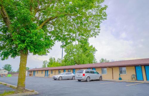 Bay City Hotel | Bay Motel By OYO Bay City
