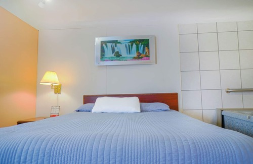 Bay City Hotel | Bay Motel By OYO Bay City
