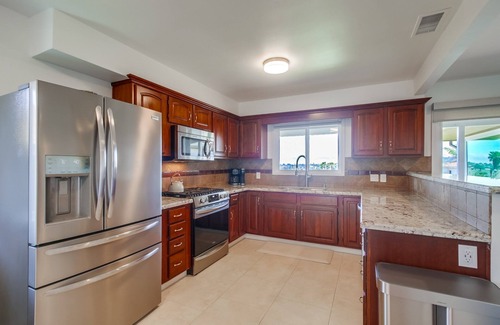 Bay Park House | Bay Park Breeze - Minutes to Sea World, The Beach & Downtown