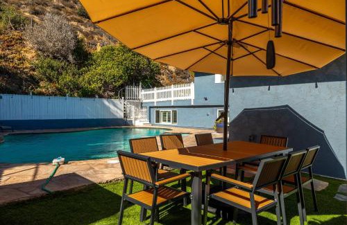 Bay Park House | Bay Park - Pool - Vibrant - Backyard