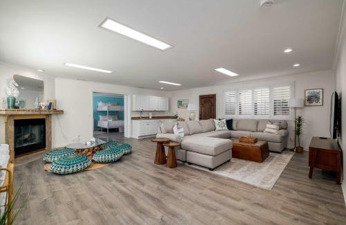 Bay Park House | Bay Park - Pool - Vibrant - Backyard