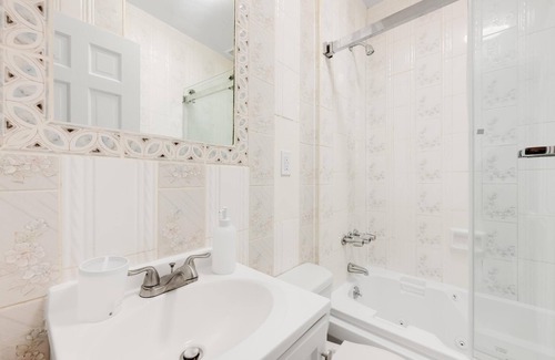 Bay Ridge House | Bay Ridge Bliss: Chic Apt. in Brooklyn