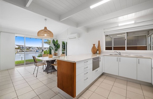 Port Lincoln House | Bay Room Getaway