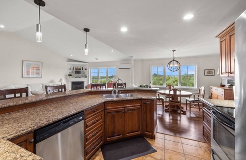 Kensington House | Bay Shore Country Home - Elegant and spacious home with beautiful water views
