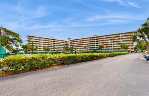 Indian Shores Apartment | Bay Shores 417