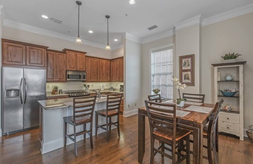 Historic District - North Condo | Bay St Beauty 2 Bedroom Condo in the Heart of SAV