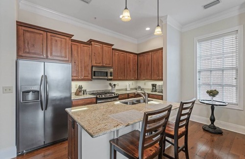 Historic District - North Condo | Bay St Beauty 2 Bedroom Condo in the Heart of SAV