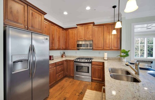 Historic District - North Apartment | Bay Street Bliss: Downtown Sav