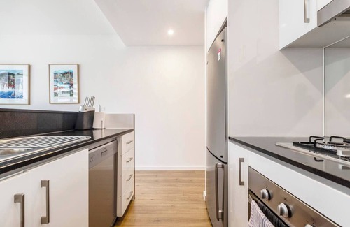 Port Melbourne Apartment | Bay Street Terrace Spacious Indoor Outdoor Design