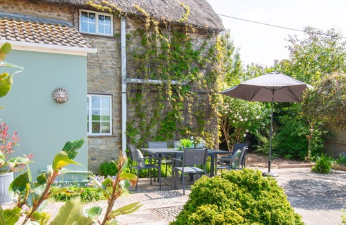 Burton Bradstock Cottage | Bay Tree Cottage - Three Bedroom Cottage, Sleeps 5