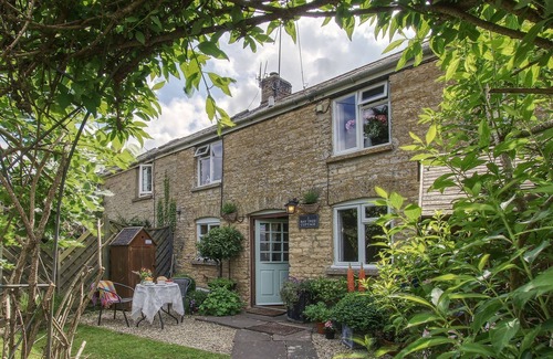 Shipton under Wychwood Cottage | Bay Tree Cottage is tucked away in an elevated position on the edge of a pretty village.