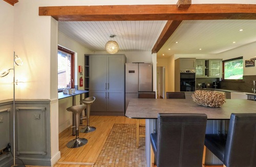 Watermouth Cottage | BAY TREE LODGE 35, pet friendly, with hot tub in Berrynarbor