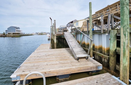 Osborn Island House | BAY FRONT WITH VIEWS, BRING YOUR BOAT!!