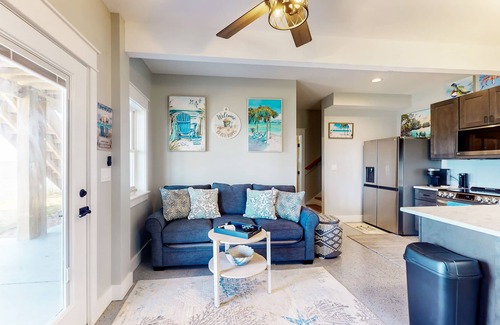 Colington Harbour Condo | Bay-view 1BR with outdoor shower and fishing access