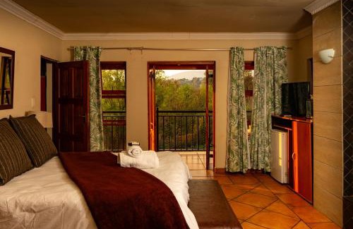 Hartbeespoort Apartment | Bay View 9 at Harties Lodge - Meerhof