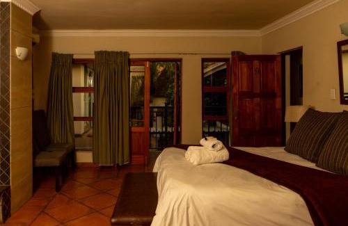 Hartbeespoort Apartment | Bay View 9 at Harties Lodge - Meerhof