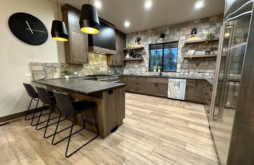 Donnelly Apartment | Bay View Base .
