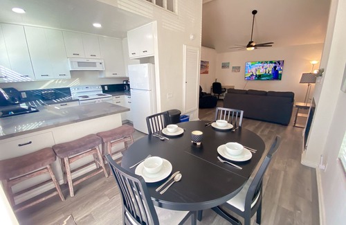 Crown Point House | Bay View Condo 1/2 block to Beach Park-Spa and Private Patio-Dog Friendly