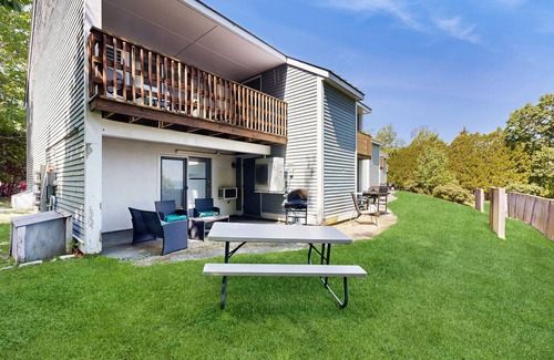 Bar Harbor House | Bay View Dog-Friendly Townhouse w/Porch, Gas Grill, Washer/Dryer, Partial A/C
