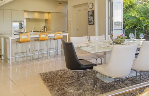 Whitianga Cottage | Bay View Escape - Whitianga Holiday Home