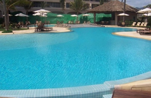 Ixtapa Condo | Bay View Grand - Beachfront Luxury Condo - 3BR/4BA