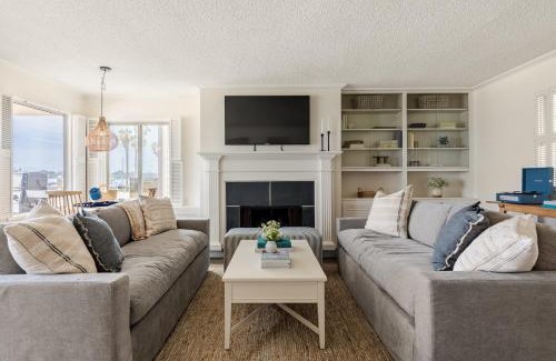 Central Mission Beach Apartment | Bay View I by AvantStay Stylish Mission Beach Home on the Sand