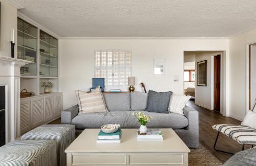 Central Mission Beach Apartment | Bay View I by AvantStay Stylish Mission Beach Home on the Sand