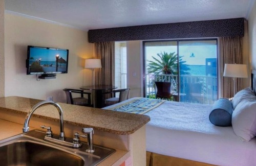 Rocky Point Hotel | Bay View Retreat! Balcony, Kitchen, Free Parking, Onsite Pool!