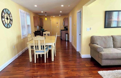 Ventnor City House | Bay view-walk to beach/boards/restaurants, parking