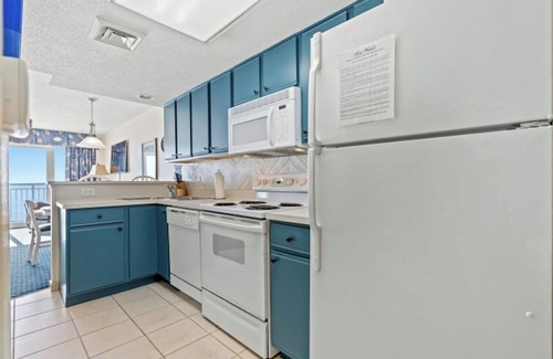 Ash Condo | Bay Watch 1113-Oceanfront 1BR/1BA-Pool, Lazy river