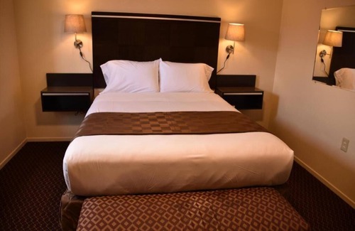 Lincoln Acres Hotel | Baycities Motel