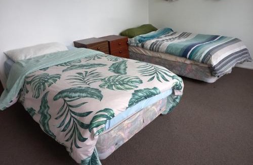 Mount Maunganui House | Bayfair Backpack House
