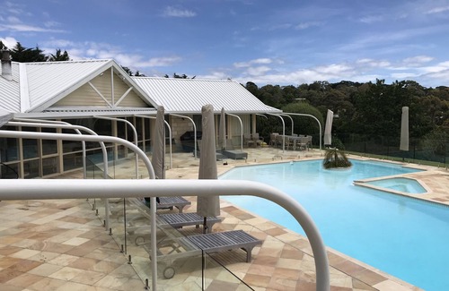 Mount Martha House | Bayfield Resort - Pool | Pickleball | Basketball
