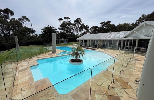 Mount Martha House | Bayfield Resort - Pool | Pickleball | Basketball