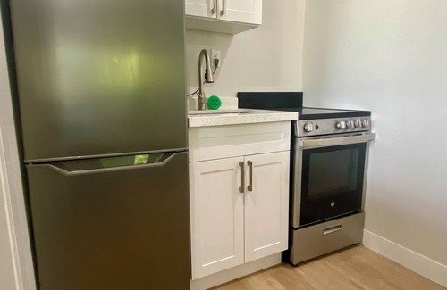 Bluewater Apartment | Bayfield Retreat 15min From Grand Bend Pool Hot Tub Full Kitchens 8