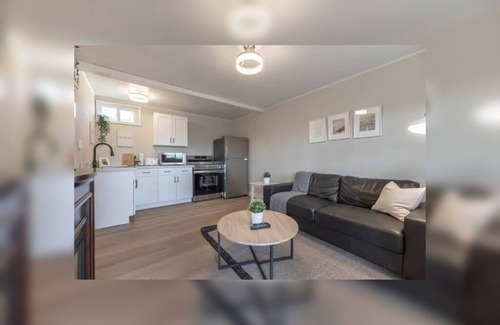 Bluewater Apartment | Bayfield Retreat 2 Pool HotTub Near Grand Bend & Lake Huron Pet Friendly