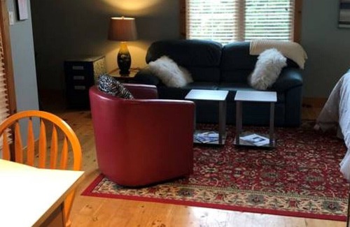 Bayfield Apartment | Bayfield Village Coach