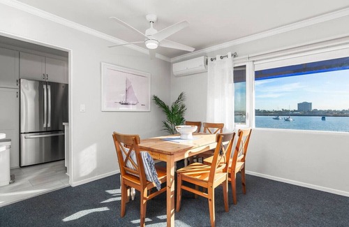 South Mission Beach Apartment | Bayfront 1-BR with Stunning View Steps to the Sand