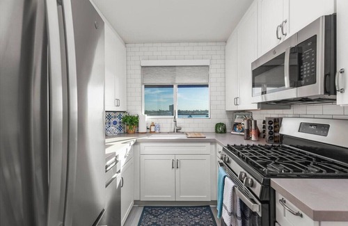 South Mission Beach Apartment | Bayfront 1-BR with Stunning View Steps to the Sand