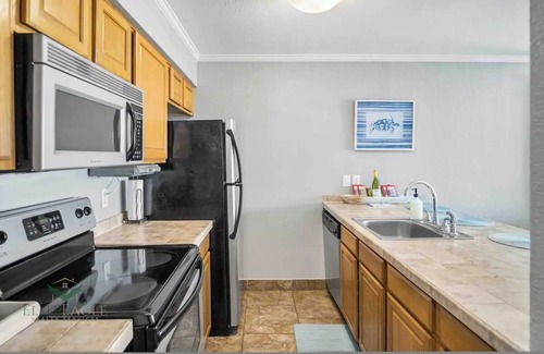 Rocky Point Condo | Bayfront 2BR/2BA Condo at Sailport – Minutes from Beaches & Downtown Attractions