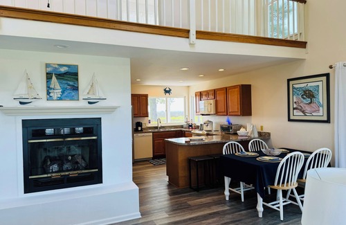 Frenchtown-Rumbly House | Bayfront Beauty with Beach and Boatslip!