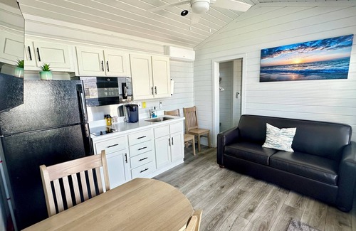 Gilchrist House | Bayfront Bliss*Water Views & Beach Nearby*Great Fishing!