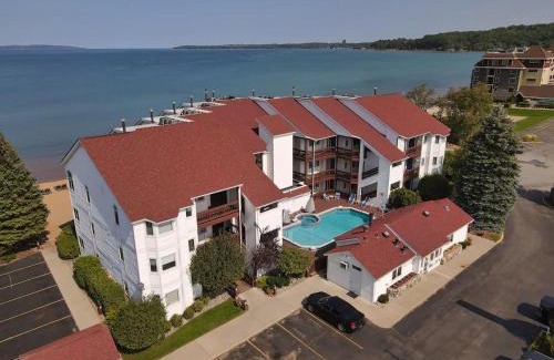 Traverse City House | Bayfront Bliss at The Beach