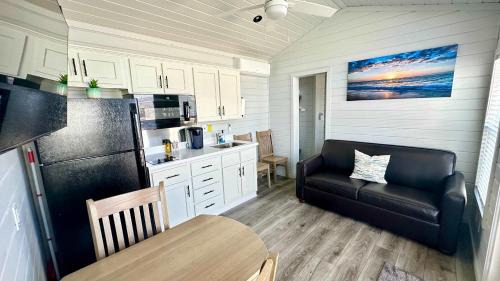 Gilchrist House | Bayfront Bliss & Great Fishing -Water Views & Beach Nearby