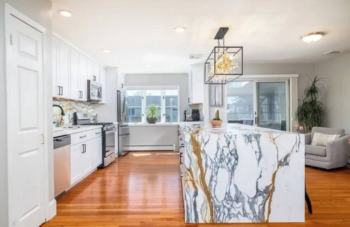 Baldwin Harbor House | Bayfront Brand New Reno with Hot Tub, Pool & Beach