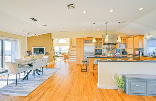Patchogue House | Bayfront Home in Patchogue w/Deck & Fishing Dock