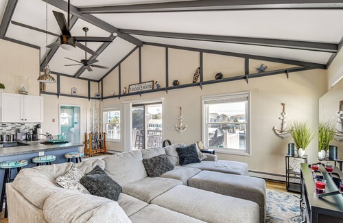 Forked River House | Bayfront Home w/Boat Dock & Deck in Forked River