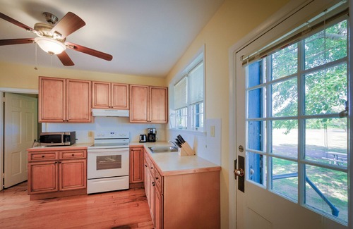 Fort Hancock House | Bayfront home with sunsets, close to beach on Sandy Hook in Fort Hancock