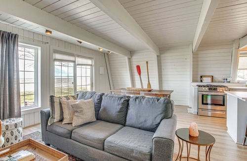 Kewaunee County Cabin | Bayfront Luxemburg Cabin Rental w/Private Beach!