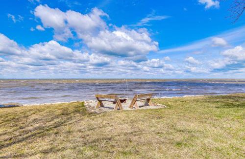 Kewaunee County House | Bayfront Luxemburg Cabin Rental with Private Beach!